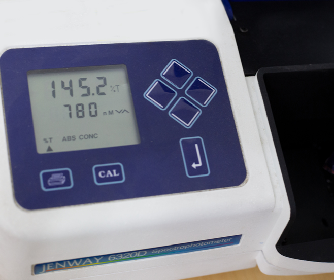 O primeiro laboratório acreditado a realizar ensaios ópticos de viseiras, utilizando os mais variados equipamentos de ponta.